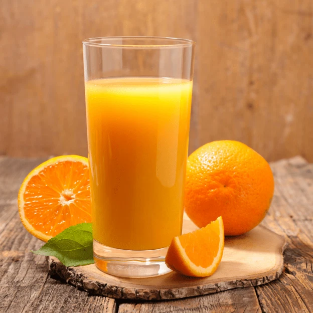 Bổ sung vitamin C với cam tươi sẽ giúp làm giảm thâm quầng mắt hiệu quả